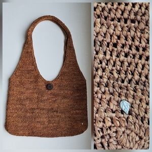 Helen Kaminski Sydney Australia Tan 100% Raffia Button Close Medium Bag